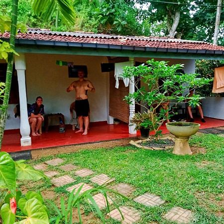 Arachchi Guest House Mirissa Dış mekan fotoğraf